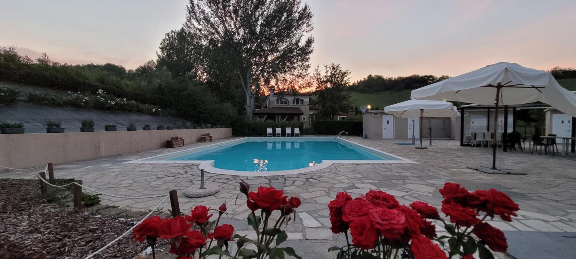 Aura Loving Home Con 4 Posti Letto, Cucina Completa, Terrazzo Ed Un Grande Parco Verde Serravalle d'Asti 외부 사진