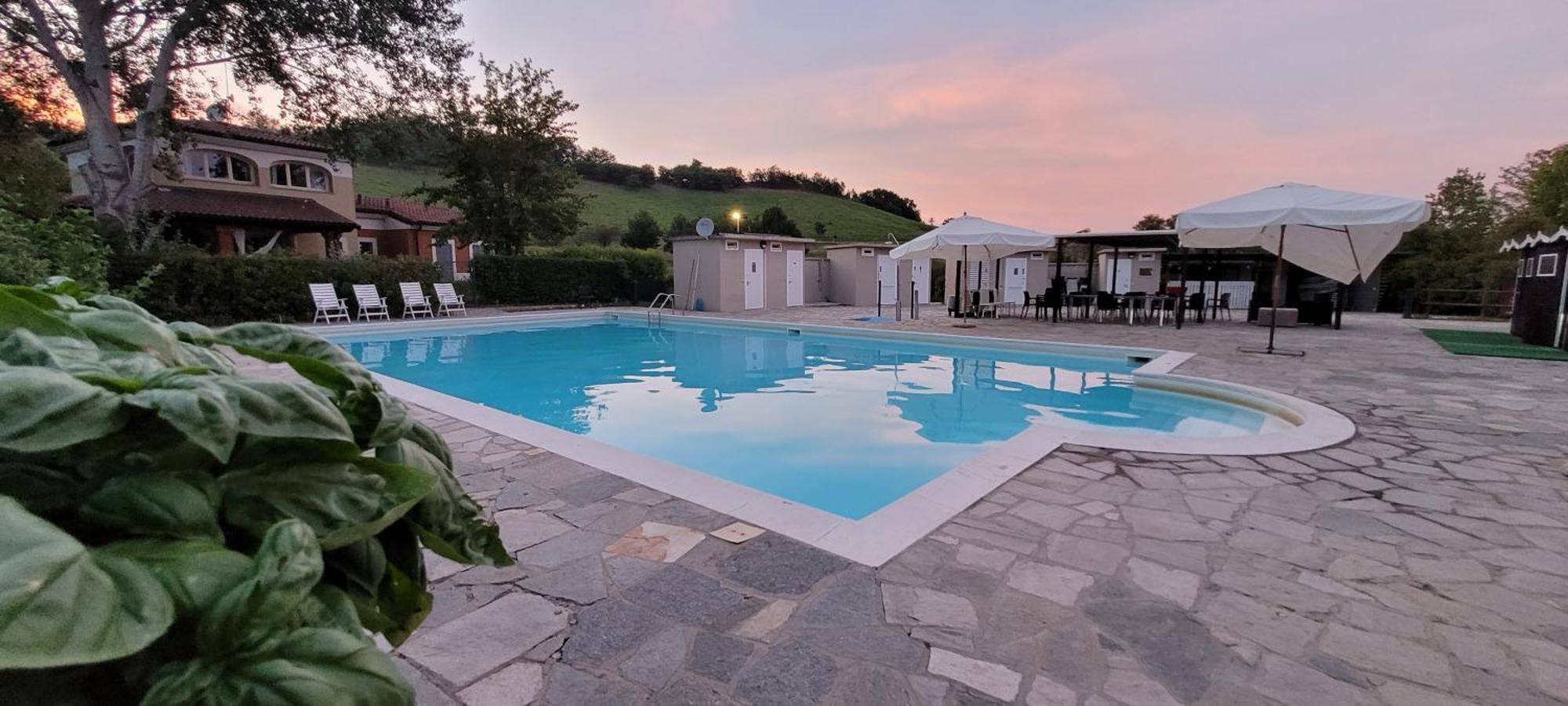 Aura Loving Home Con 4 Posti Letto, Cucina Completa, Terrazzo Ed Un Grande Parco Verde Serravalle d'Asti 외부 사진